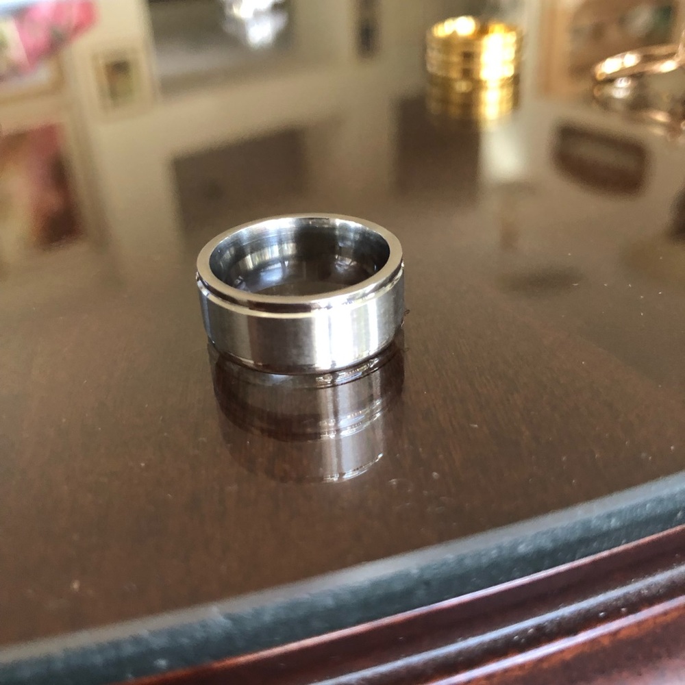 Unisex Silver Tone Stainless Steel Ring - Picture 5 of 11